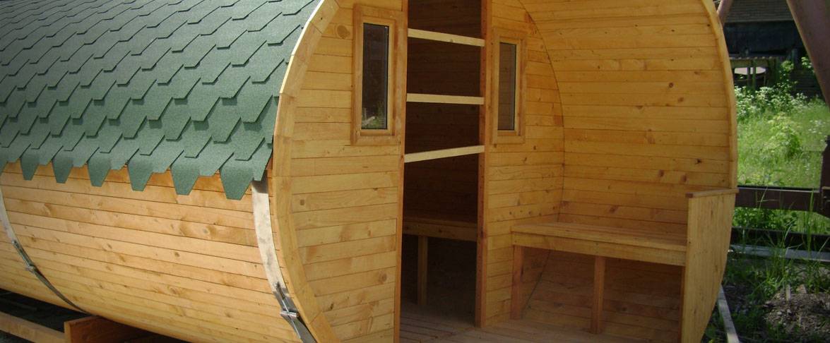 Porch of a round bath 